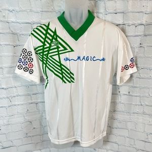 Futbol Soccer Jersey *VERY RARE* Umbro Magic 32 Adult Size S White Green Blue